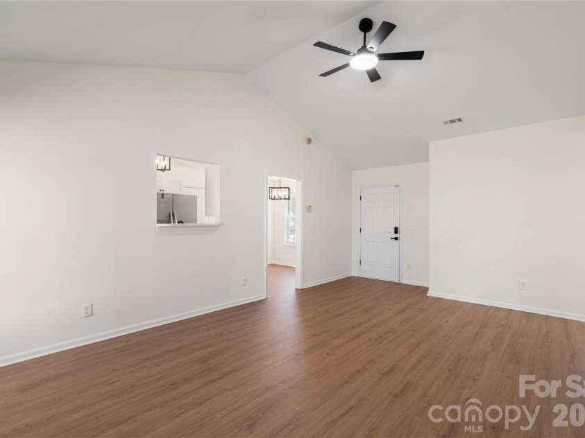 11434 Northwoods Forest Drive, Charlotte, NC 28214.  MLS# CAR4358069, YatesRealty ID 6651. 