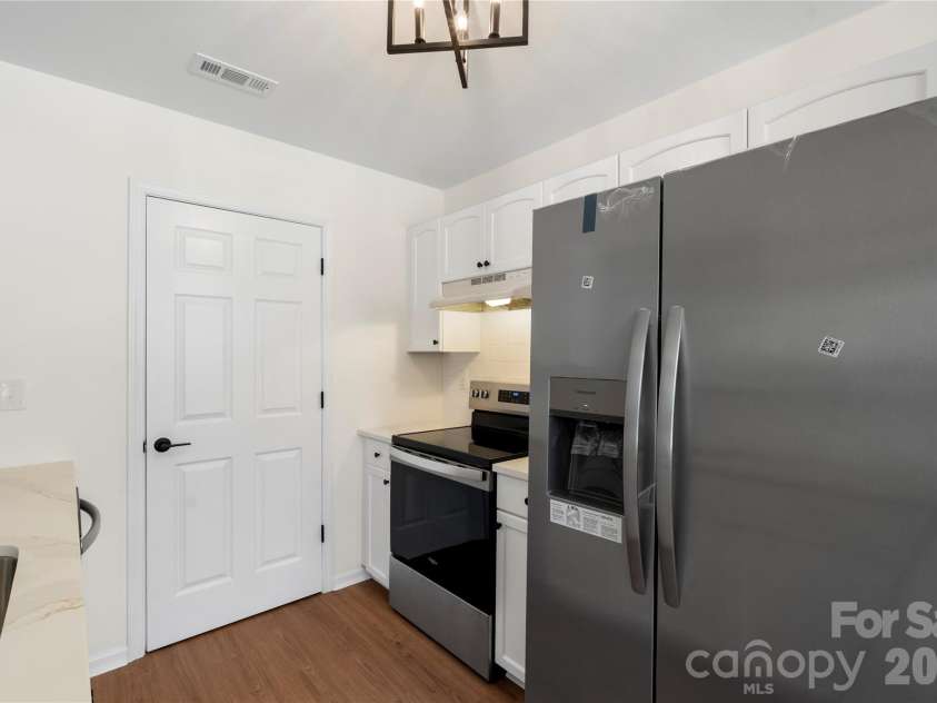 11434 Northwoods Forest Drive, Charlotte, NC 28214.  MLS# CAR4358069, YatesRealty ID 6651. 