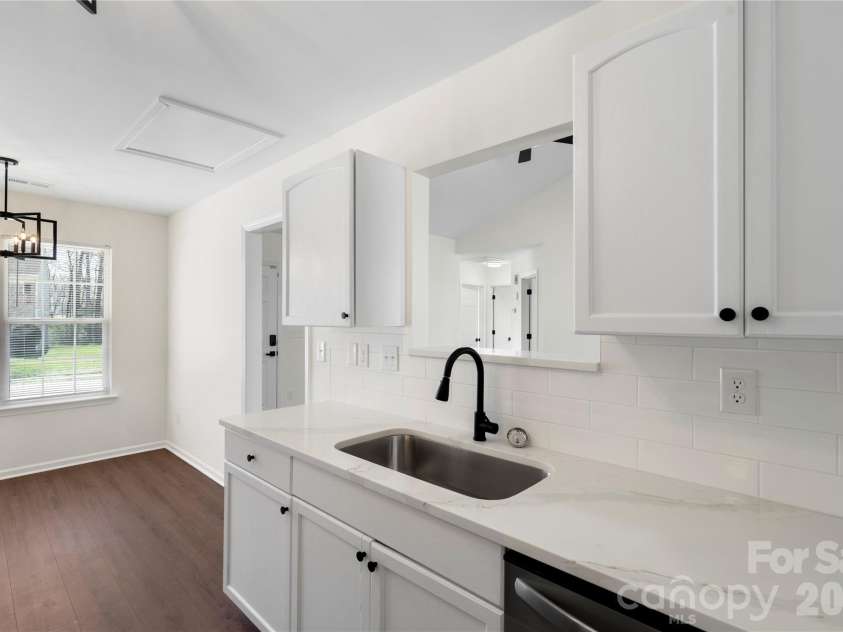 11434 Northwoods Forest Drive, Charlotte, NC 28214.  MLS# CAR4358069, YatesRealty ID 6651. 