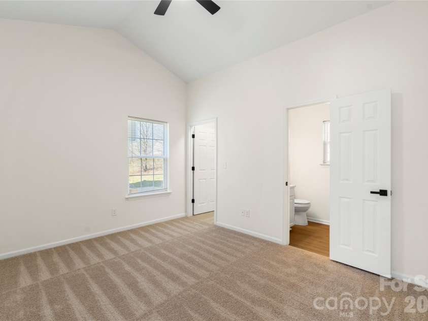 11434 Northwoods Forest Drive, Charlotte, NC 28214.  MLS# CAR4358069, YatesRealty ID 6651. 