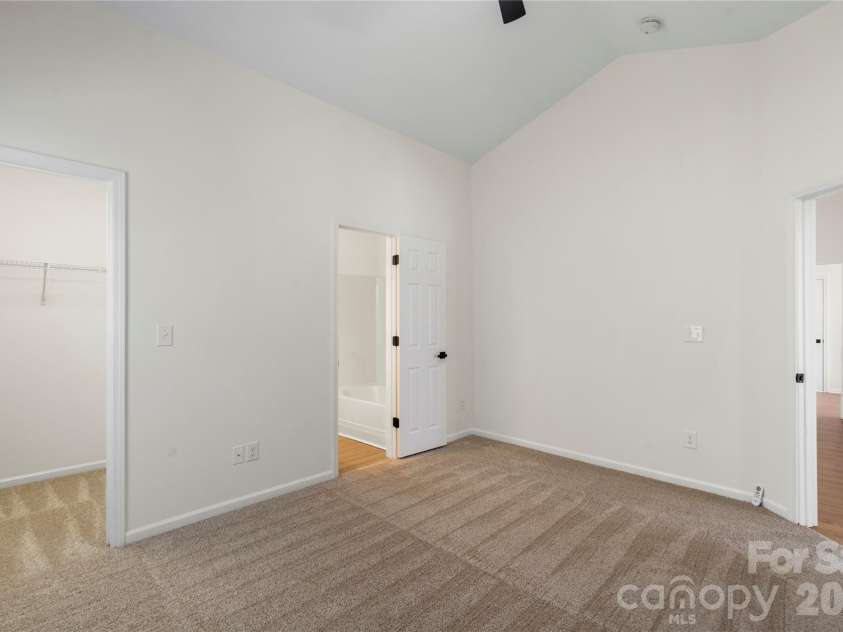11434 Northwoods Forest Drive, Charlotte, NC 28214.  MLS# CAR4358069, YatesRealty ID 6651. 