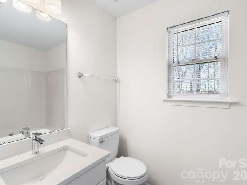 11434 Northwoods Forest Drive, Charlotte, NC 28214.  MLS# CAR4358069, YatesRealty ID 6651. 