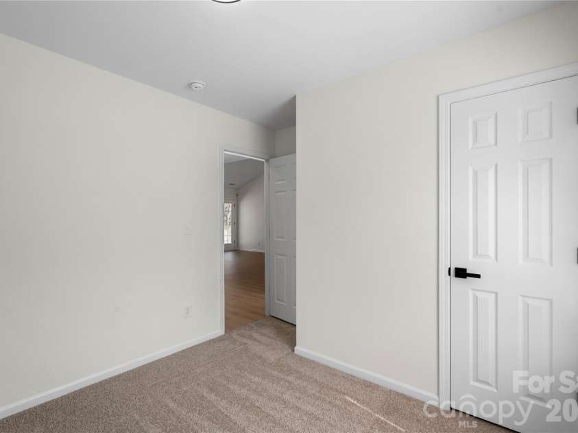 11434 Northwoods Forest Drive, Charlotte, NC 28214.  MLS# CAR4358069, YatesRealty ID 6651. 