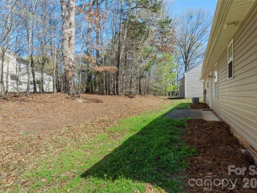 11434 Northwoods Forest Drive, Charlotte, NC 28214.  MLS# CAR4358069, YatesRealty ID 6651. 
