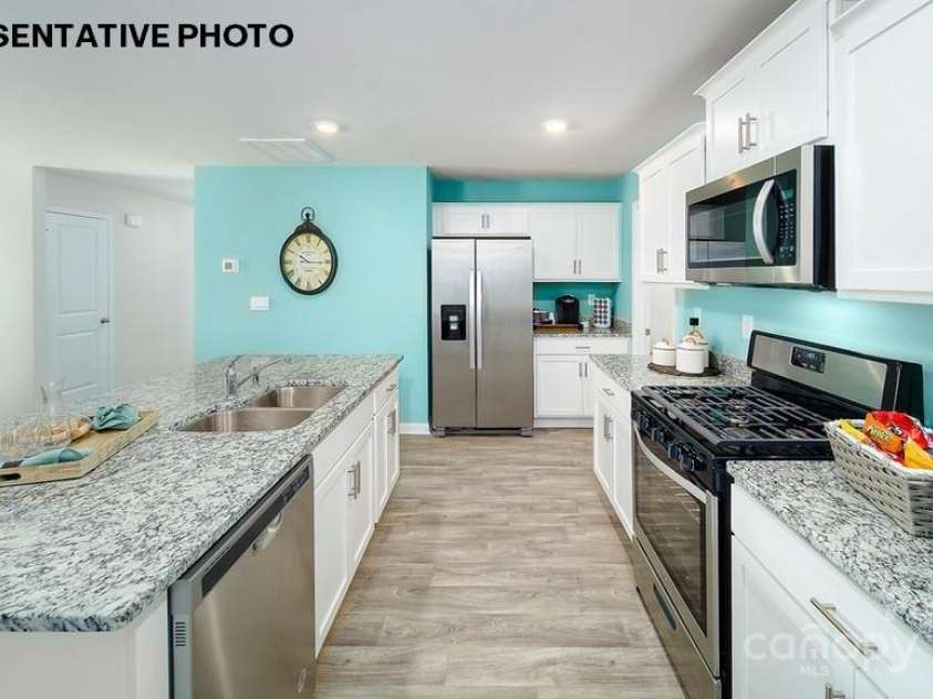 894 Two Brothers Lane, York, SC 29745.  MLS# CAR4235859, YatesRealty ID 6651. Kitchen