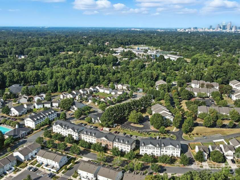 1068 Plaza Walk Drive, Charlotte, NC 28215.  MLS# CAR4287289, YatesRealty ID 6652. 