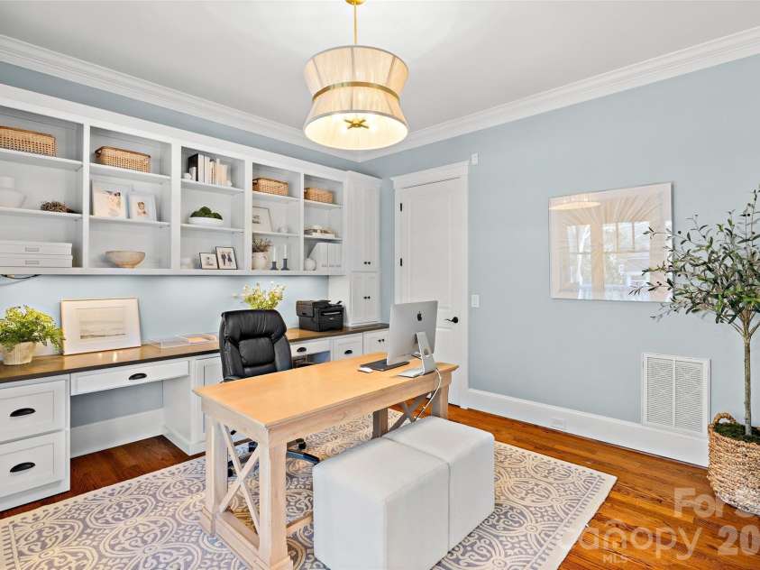 228 Wendover Hill Court, Charlotte, NC 28211.  MLS# CAR4360793, YatesRealty ID 6653. 
