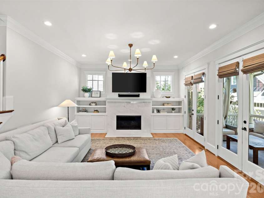 228 Wendover Hill Court, Charlotte, NC 28211.  MLS# CAR4360793, YatesRealty ID 6653. 