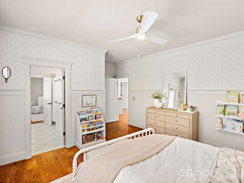 228 Wendover Hill Court, Charlotte, NC 28211.  MLS# CAR4360793, YatesRealty ID 6653. 