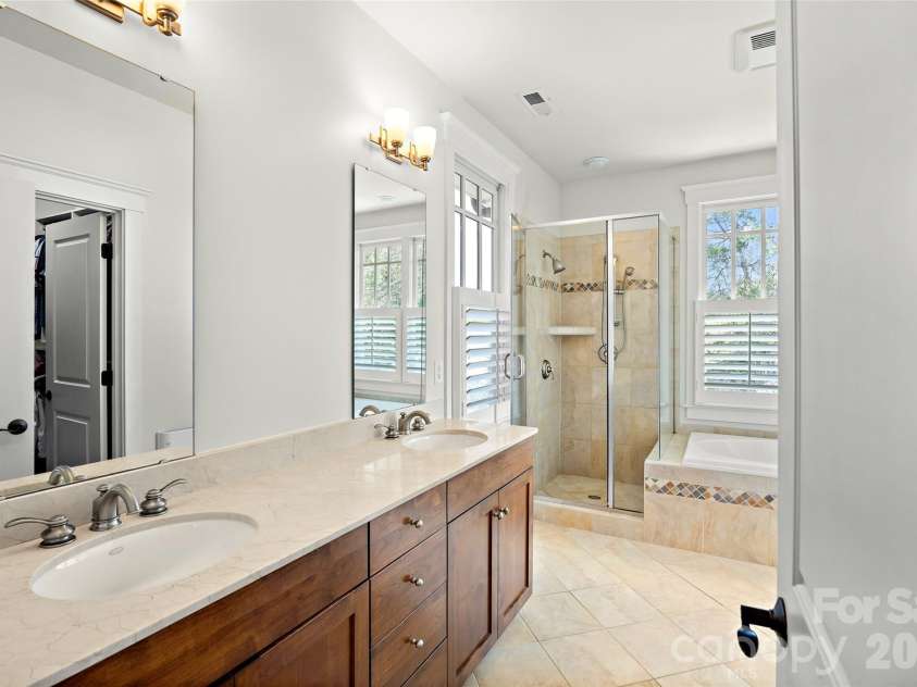 228 Wendover Hill Court, Charlotte, NC 28211.  MLS# CAR4360793, YatesRealty ID 6653. 