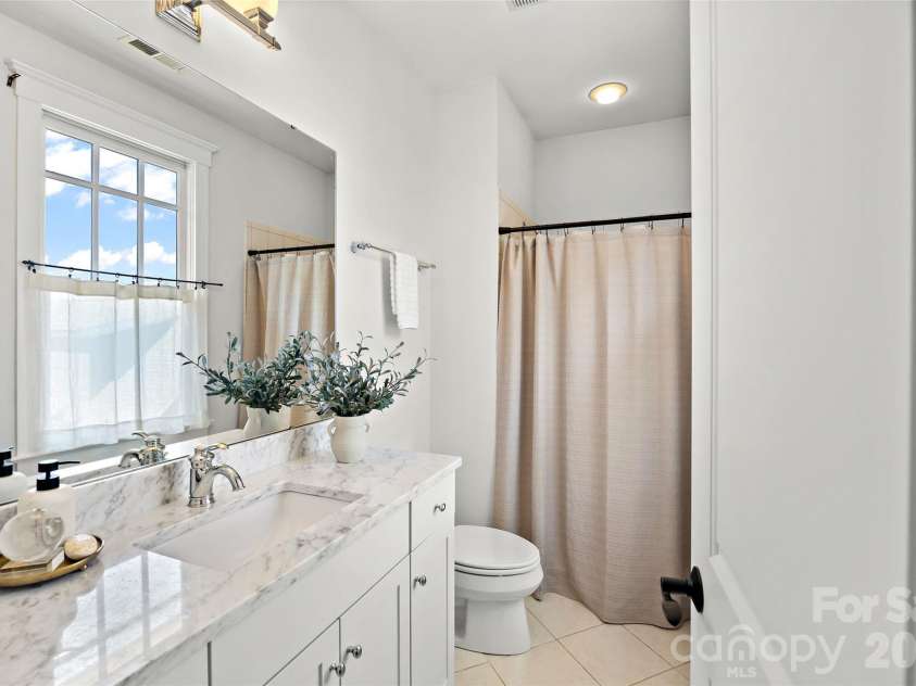 228 Wendover Hill Court, Charlotte, NC 28211.  MLS# CAR4360793, YatesRealty ID 6653. 