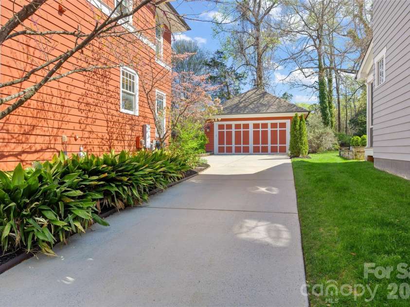 228 Wendover Hill Court, Charlotte, NC 28211.  MLS# CAR4360793, YatesRealty ID 6653. 