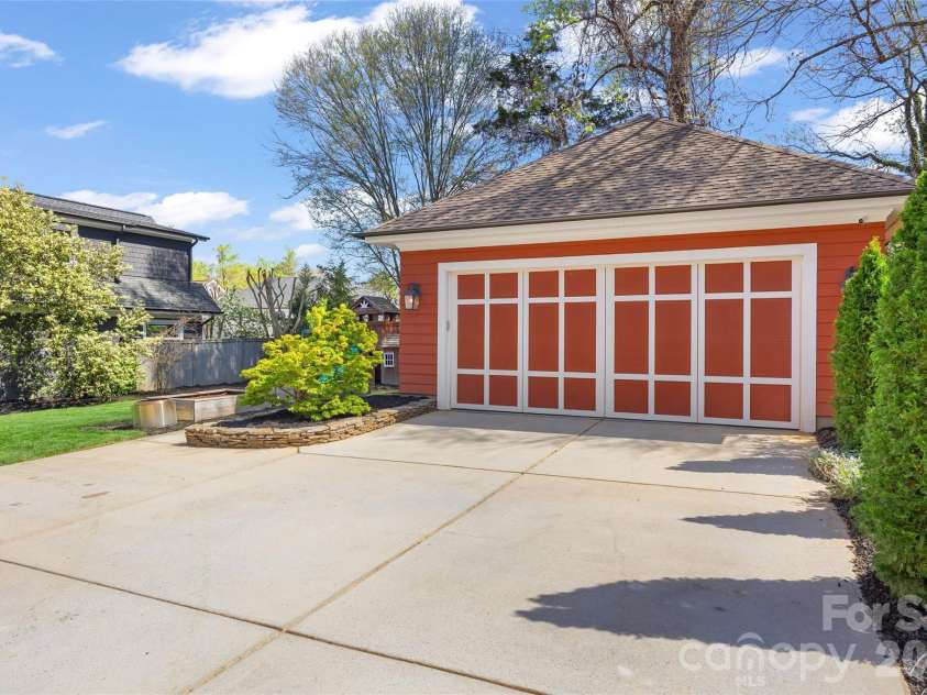 228 Wendover Hill Court, Charlotte, NC 28211.  MLS# CAR4360793, YatesRealty ID 6653. 