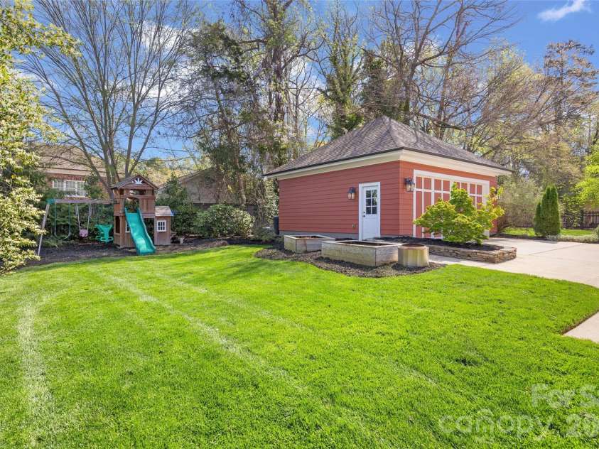 228 Wendover Hill Court, Charlotte, NC 28211.  MLS# CAR4360793, YatesRealty ID 6653. 