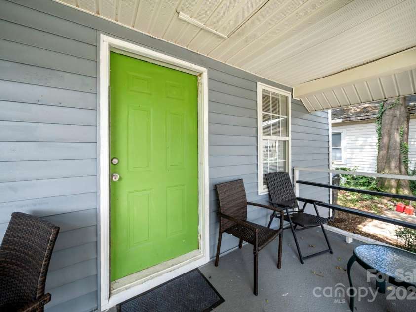 225 Flint Street, Charlotte, NC 28216.  MLS# CAR4179878, YatesRealty ID 6656. 