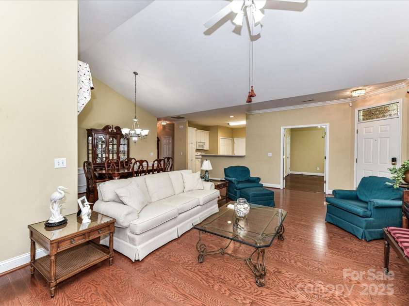 3721 Oak View Court, Matthews, NC 28105.  MLS# CAR4240830, YatesRealty ID 6657. 