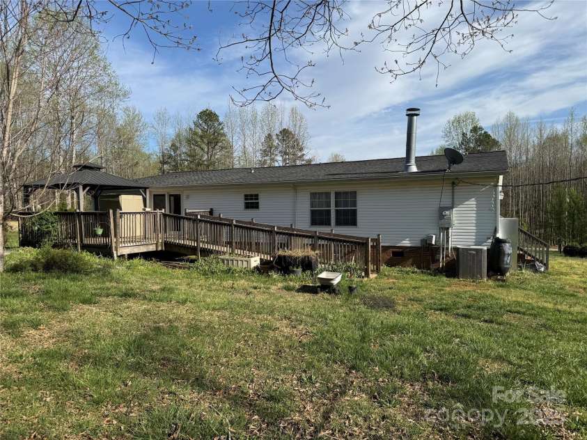 196 Cindy Lane, Kings Mountain, NC 28086.  MLS# CAR4245186, YatesRealty ID 6659. 