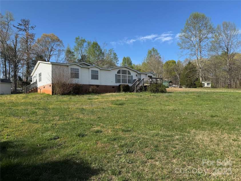 196 Cindy Lane, Kings Mountain, NC 28086.  MLS# CAR4245186, YatesRealty ID 6659. 