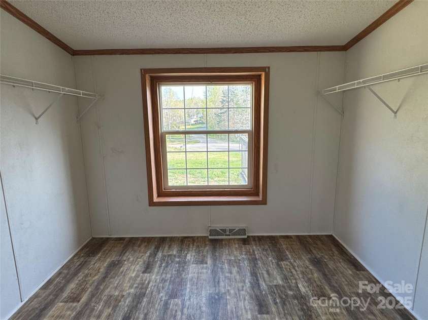 196 Cindy Lane, Kings Mountain, NC 28086.  MLS# CAR4245186, YatesRealty ID 6659. Primary Walk-in Closet