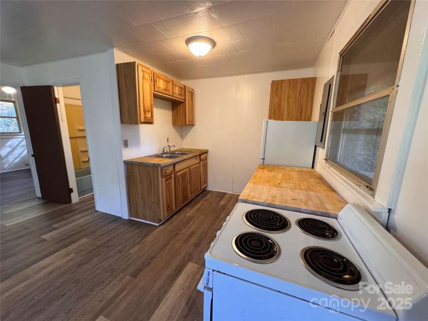 84 Pelohi Cove Road, Bryson City, NC 28713.  MLS# CAR4295902, YatesRealty ID 666. 