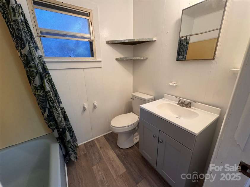 84 Pelohi Cove Road, Bryson City, NC 28713.  MLS# CAR4295902, YatesRealty ID 666. 