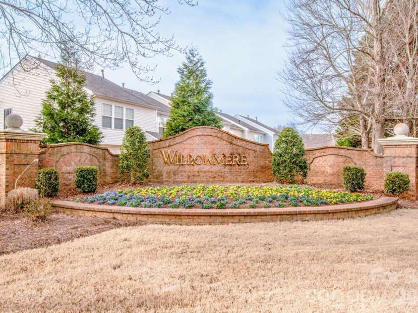 3233 Mannington Drive, Charlotte, NC 28270.  MLS# CAR4414989, YatesRealty ID 6660. Beautiful Willowmere Community
