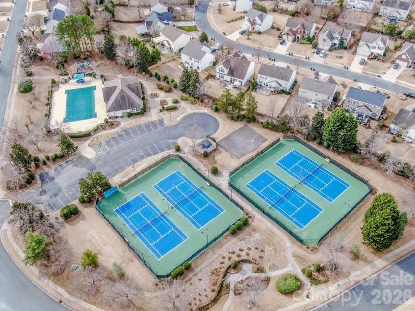 3233 Mannington Drive, Charlotte, NC 28270.  MLS# CAR4414989, YatesRealty ID 6660. Check out these AMAZING amenities!!!