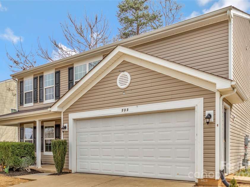 733 Rocky Grove Glen, York, SC 29745.  MLS# CAR4225748, YatesRealty ID 6660. 