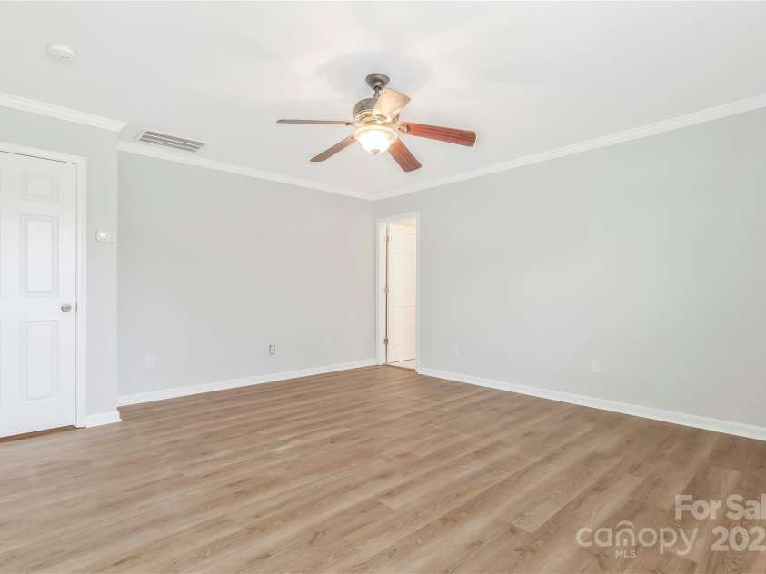 733 Rocky Grove Glen, York, SC 29745.  MLS# CAR4225748, YatesRealty ID 6660. 