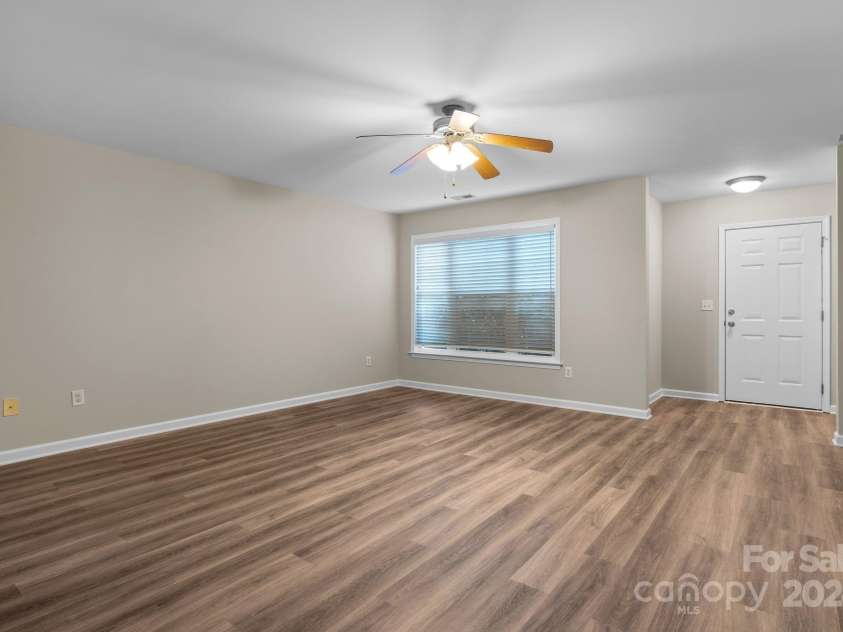 48 Locole Drive, Arden, NC 28704.  MLS# CAR4206921, YatesRealty ID 6662. 