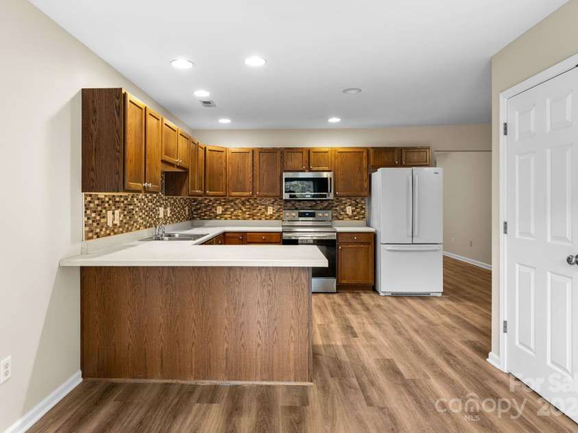 48 Locole Drive, Arden, NC 28704.  MLS# CAR4206921, YatesRealty ID 6662. 