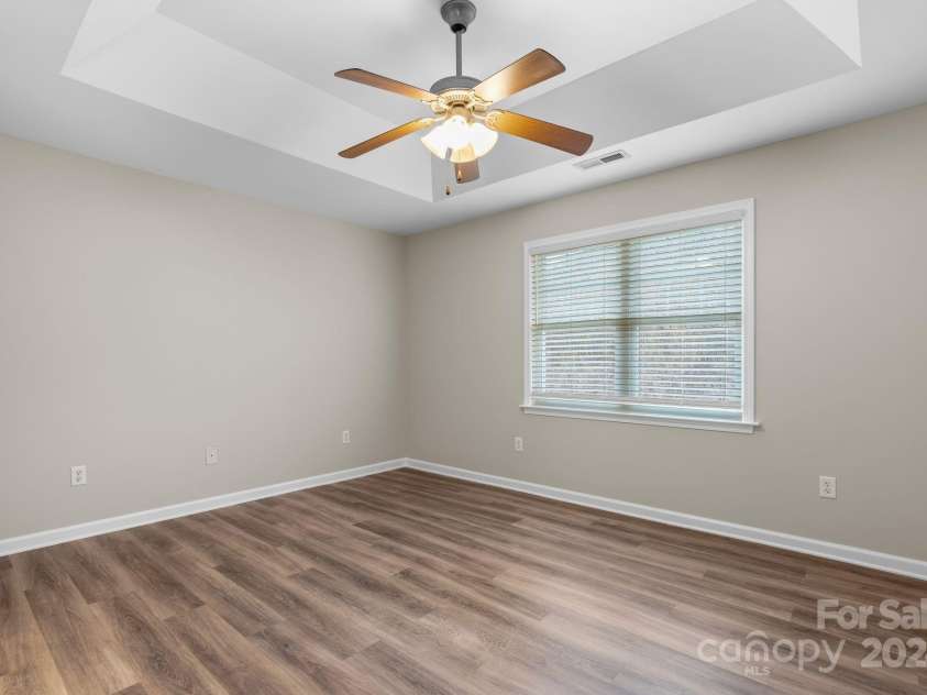 48 Locole Drive, Arden, NC 28704.  MLS# CAR4206921, YatesRealty ID 6662. 