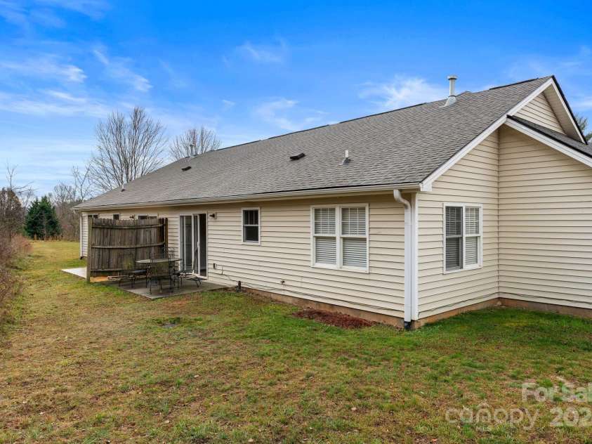 48 Locole Drive, Arden, NC 28704.  MLS# CAR4206921, YatesRealty ID 6662. 