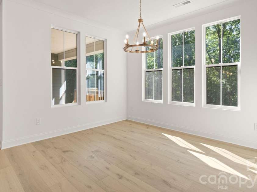 6774 Kingfisher Court, Denver, NC 28037.  MLS# CAR4327366, YatesRealty ID 6662. Dining Area