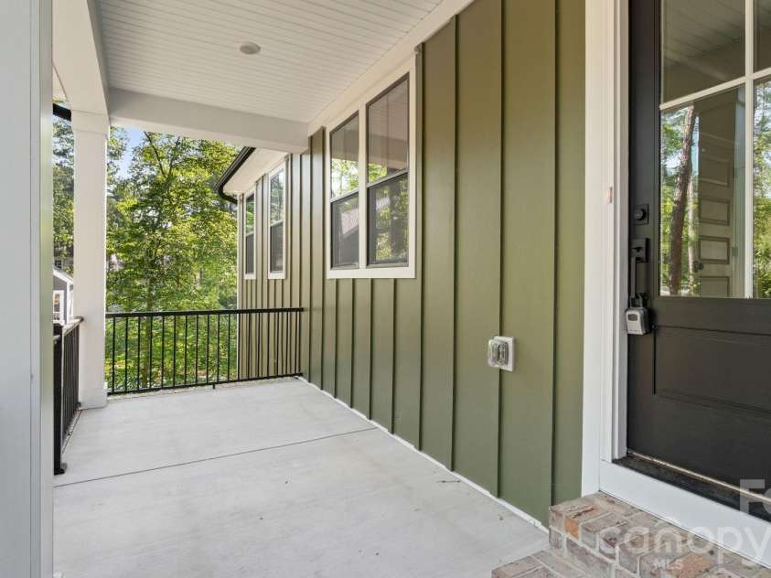 6774 Kingfisher Court, Denver, NC 28037.  MLS# CAR4327366, YatesRealty ID 6662. Front Porch