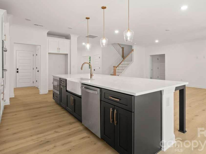 6774 Kingfisher Court, Denver, NC 28037.  MLS# CAR4327366, YatesRealty ID 6662. Kitchen