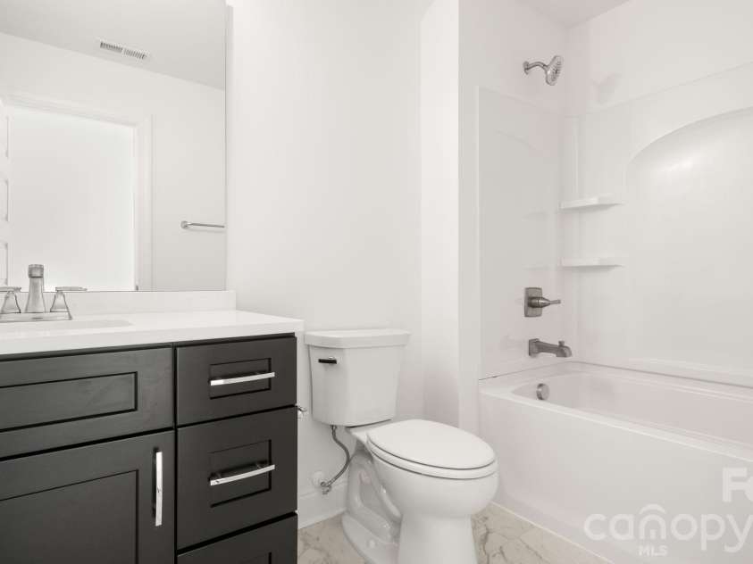 6774 Kingfisher Court, Denver, NC 28037.  MLS# CAR4327366, YatesRealty ID 6662. Secondary Bathroom on Second Floor