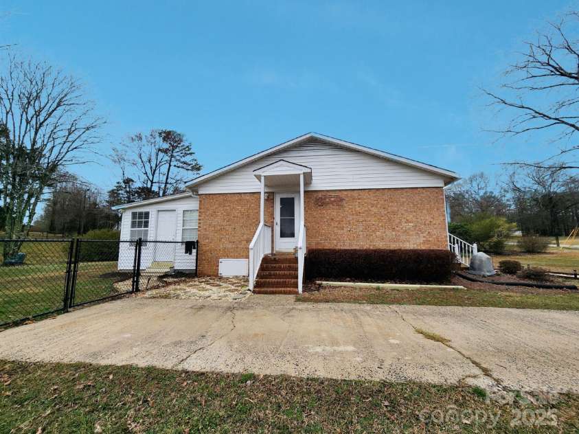 114 Eller Road, Gastonia, NC 28056.  MLS# CAR4222623, YatesRealty ID 6663. 