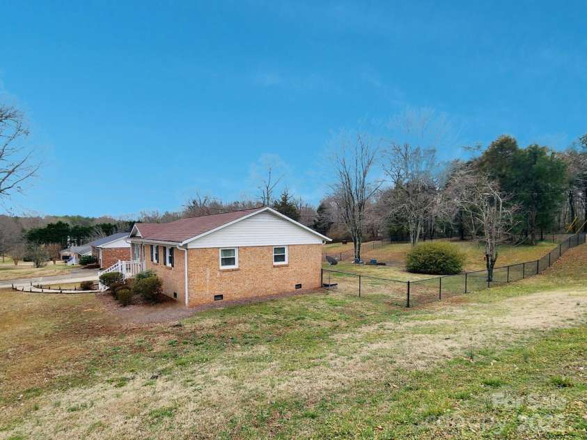 114 Eller Road, Gastonia, NC 28056.  MLS# CAR4222623, YatesRealty ID 6663. 