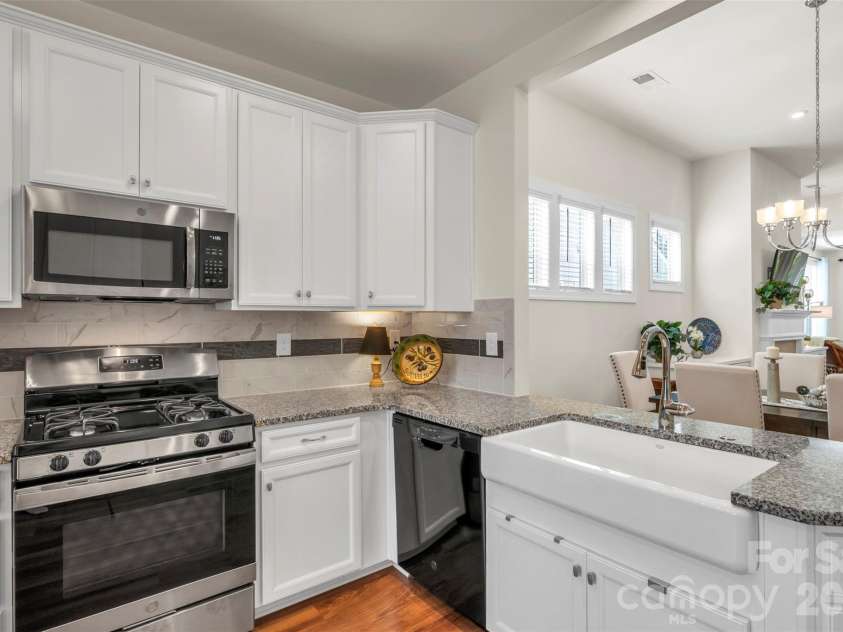 7336 Overjoyed Crossing, Charlotte, NC 28215.  MLS# CAR4356327, YatesRealty ID 6665. 