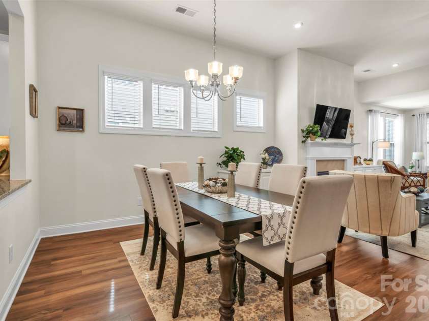 7336 Overjoyed Crossing, Charlotte, NC 28215.  MLS# CAR4356327, YatesRealty ID 6665. 