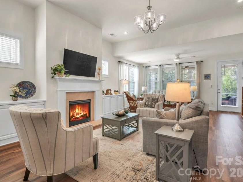 7336 Overjoyed Crossing, Charlotte, NC 28215.  MLS# CAR4356327, YatesRealty ID 6665. 