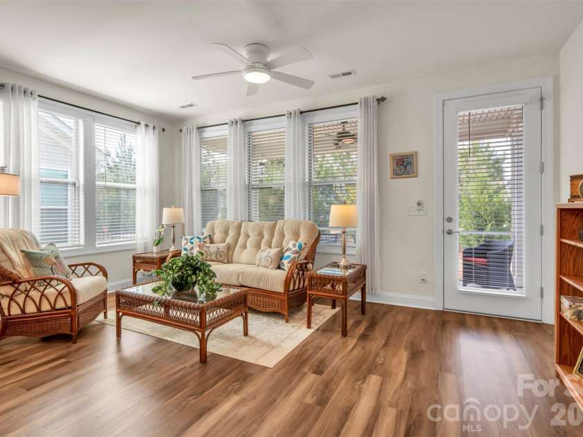 7336 Overjoyed Crossing, Charlotte, NC 28215.  MLS# CAR4356327, YatesRealty ID 6665. 