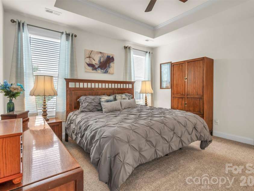 7336 Overjoyed Crossing, Charlotte, NC 28215.  MLS# CAR4356327, YatesRealty ID 6665. 
