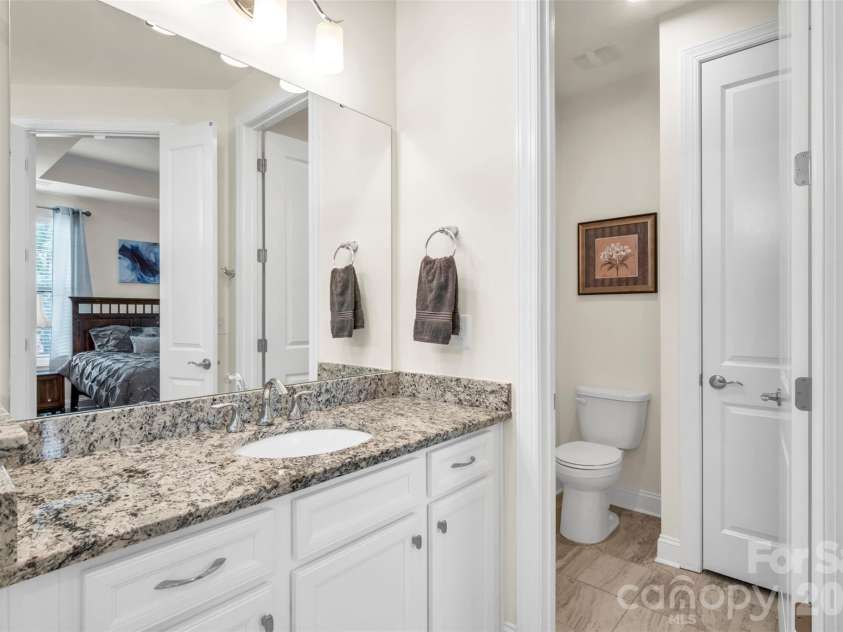 7336 Overjoyed Crossing, Charlotte, NC 28215.  MLS# CAR4356327, YatesRealty ID 6665. 
