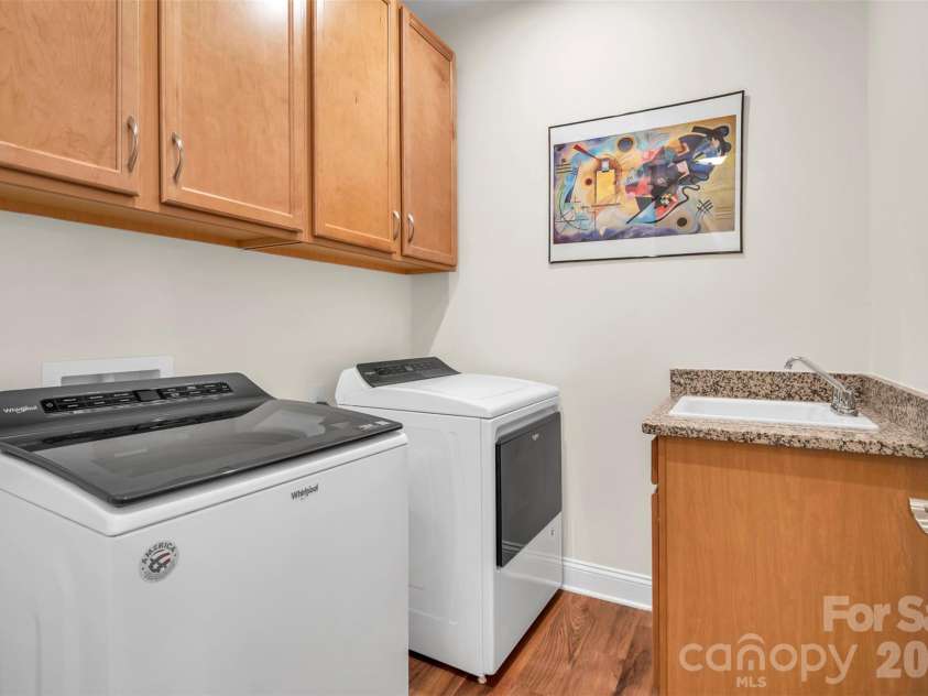 7336 Overjoyed Crossing, Charlotte, NC 28215.  MLS# CAR4356327, YatesRealty ID 6665. 