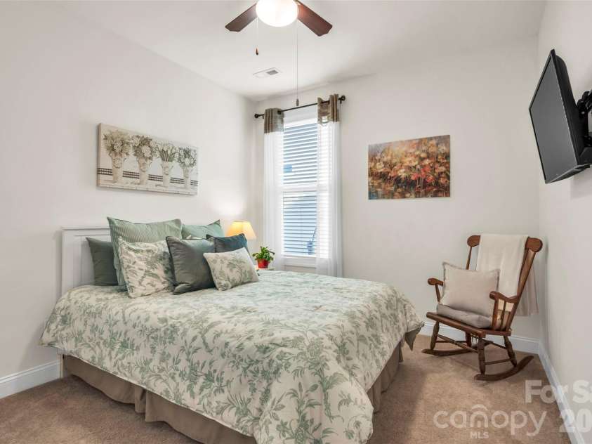 7336 Overjoyed Crossing, Charlotte, NC 28215.  MLS# CAR4356327, YatesRealty ID 6665. 