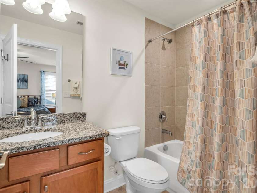 7336 Overjoyed Crossing, Charlotte, NC 28215.  MLS# CAR4356327, YatesRealty ID 6665. 