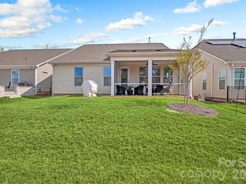 7336 Overjoyed Crossing, Charlotte, NC 28215.  MLS# CAR4356327, YatesRealty ID 6665. 