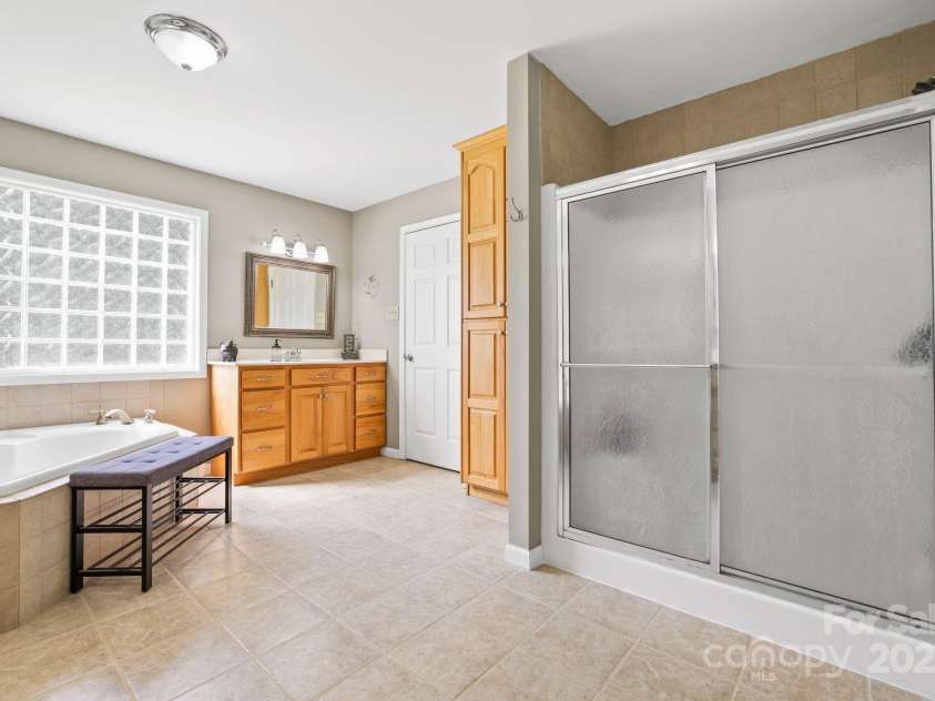 131 Fieldhaven Place, Troutman, NC 28166.  MLS# CAR4247105, YatesRealty ID 6666. Primary Bath